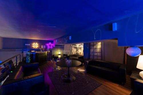 Ego club 8